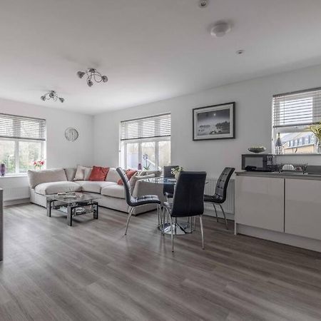 Stylish Home @ Virginia Water Lake & Free Parking Englefield Green 外观 照片